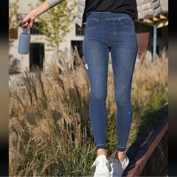 NWT SPANX Pull-On Skinny Jeans. Tummy Control Technologie $128 - Picture 3 of 12